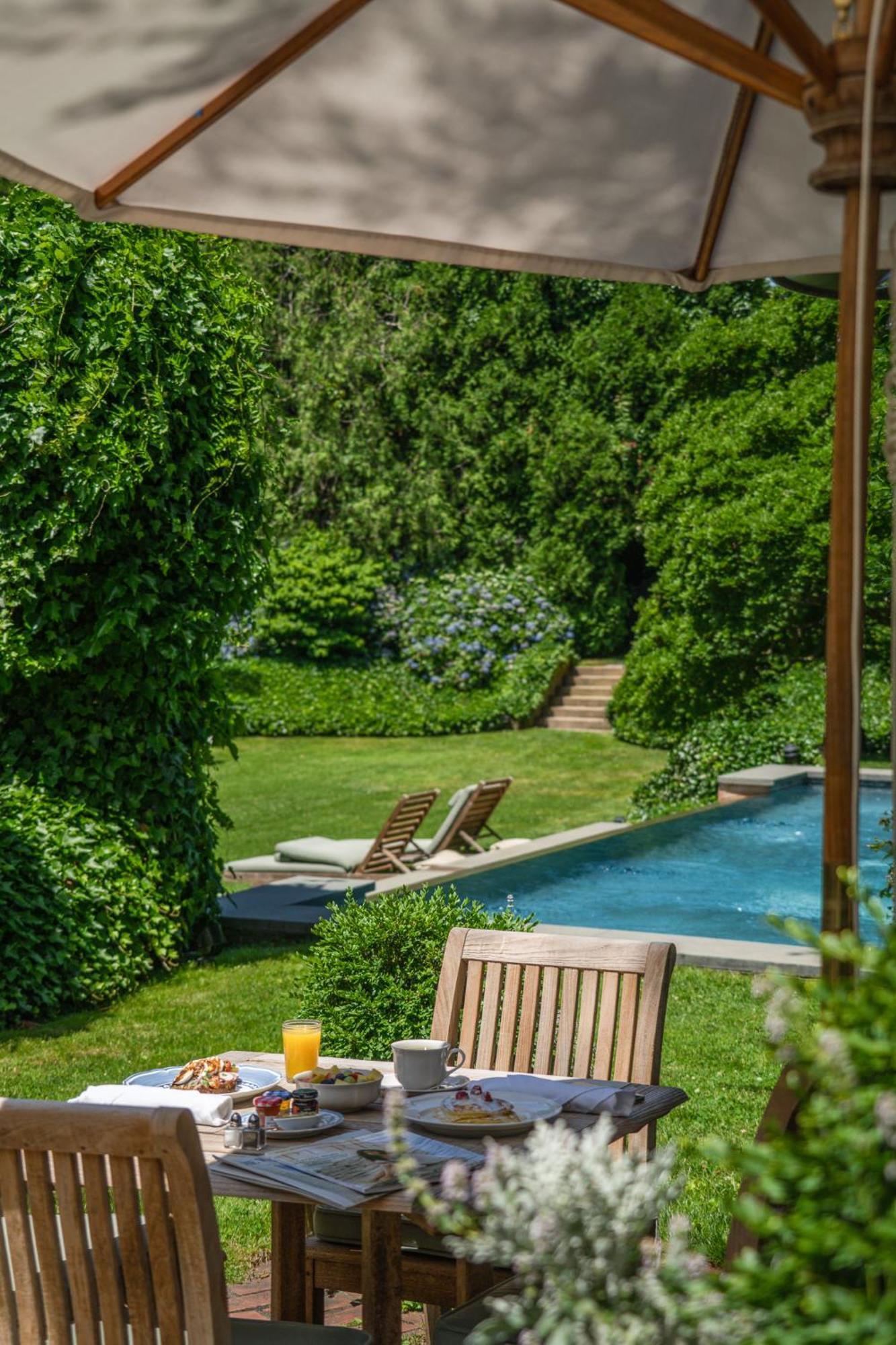 The Baker House 1650 Couette-café East Hampton