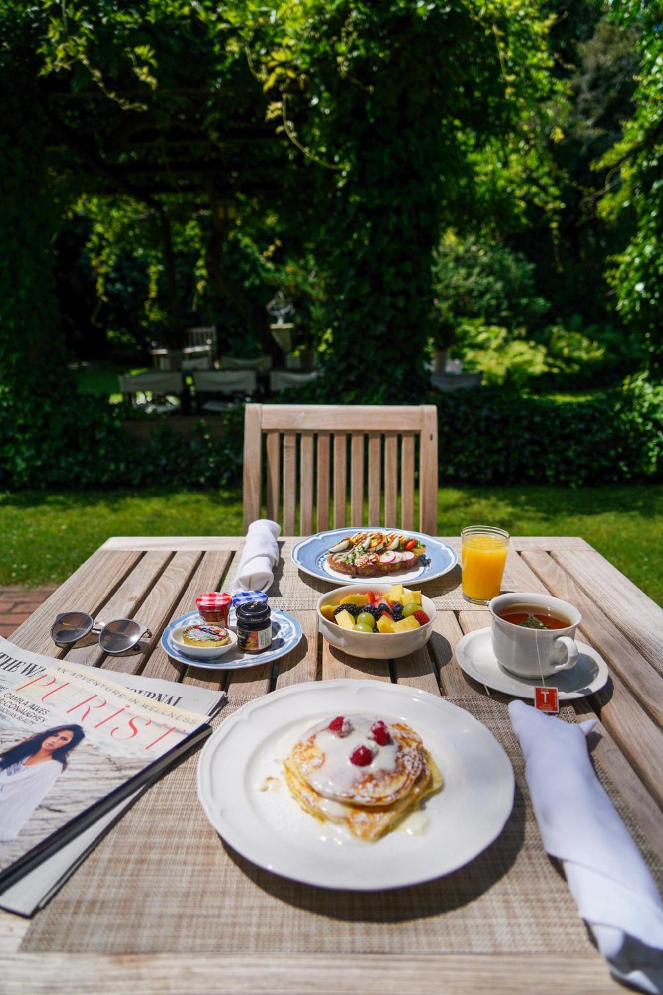 The Baker House 1650 Couette-café