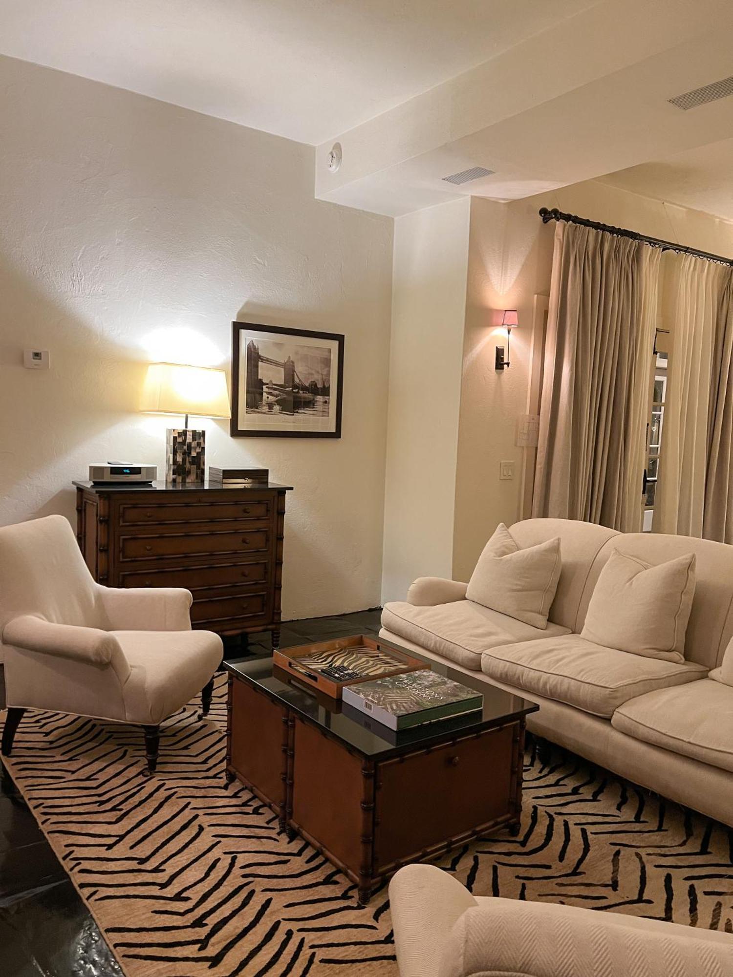 The Baker House 1650 Couette-café 2*