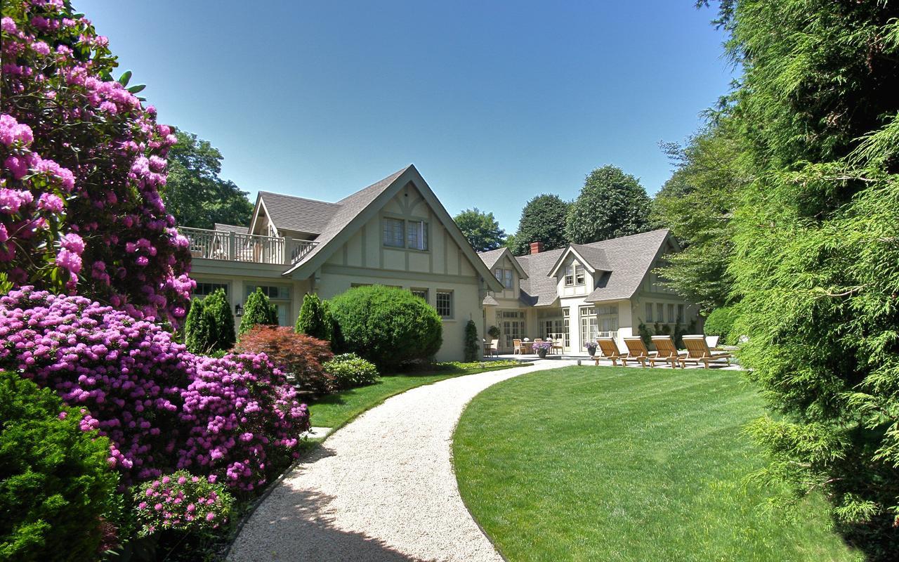 The Baker House 1650 2* East Hampton